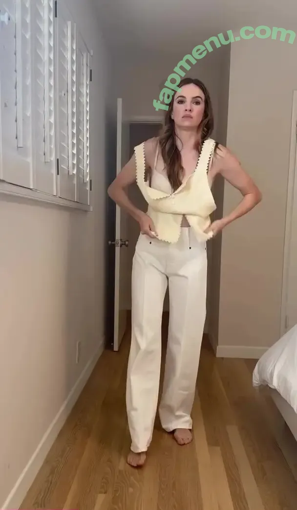 Danielle Panabaker nude photo #0134 (dpanabaker)