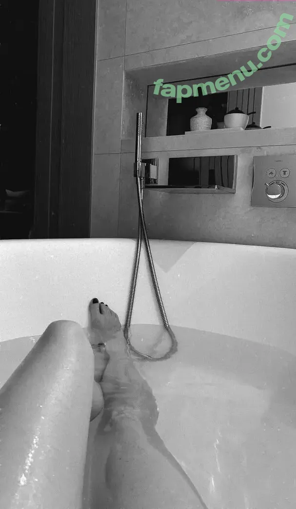 Danielle Panabaker nude photo #0229 (dpanabaker)