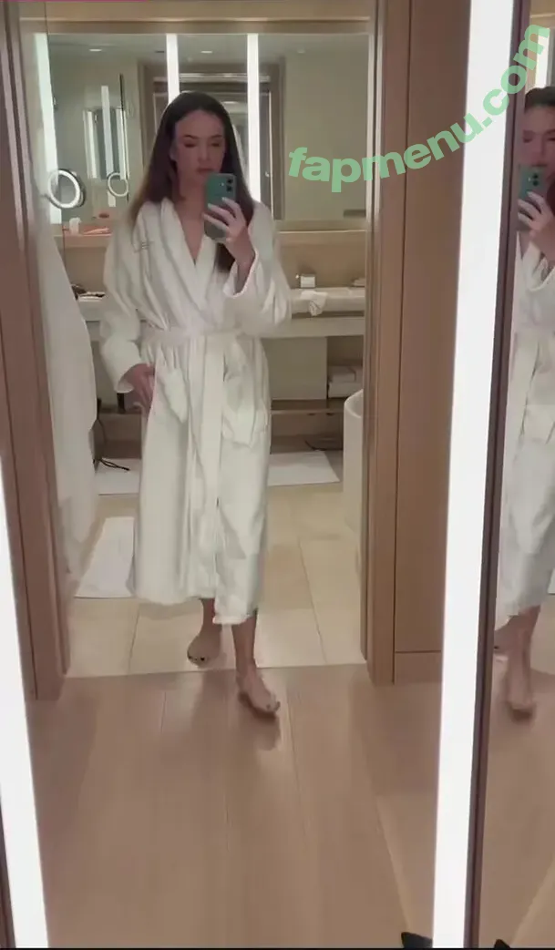 Danielle Panabaker nude photo #0233 (dpanabaker)