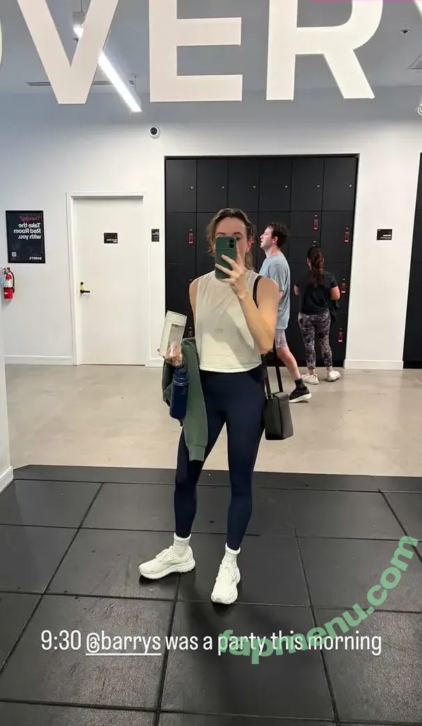 Danielle Panabaker nude photo #0303 (dpanabaker)