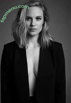 Danielle Savre / dsavre nude photo #0026