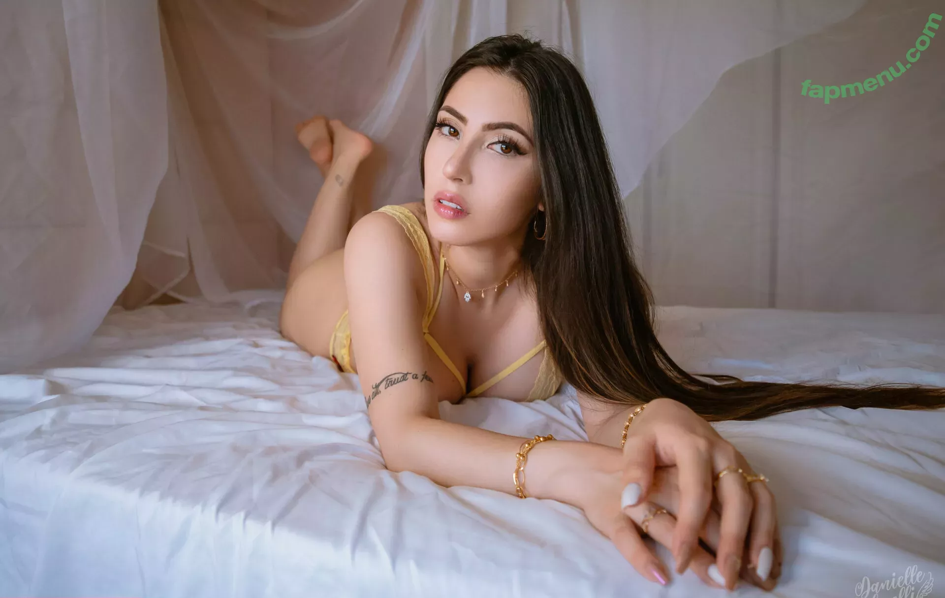 Danielle Vedovelli nude photo #0291 (Danievedo)