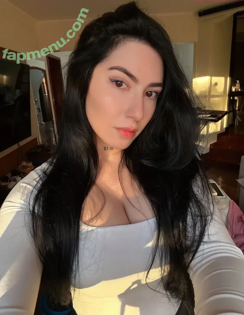 Danielle Vedovelli nude photo #1001 (Danievedo)