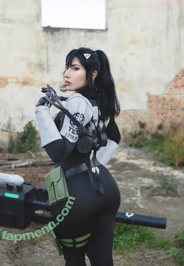 Danielle Vedovelli nude photo #1052 (Danievedo)