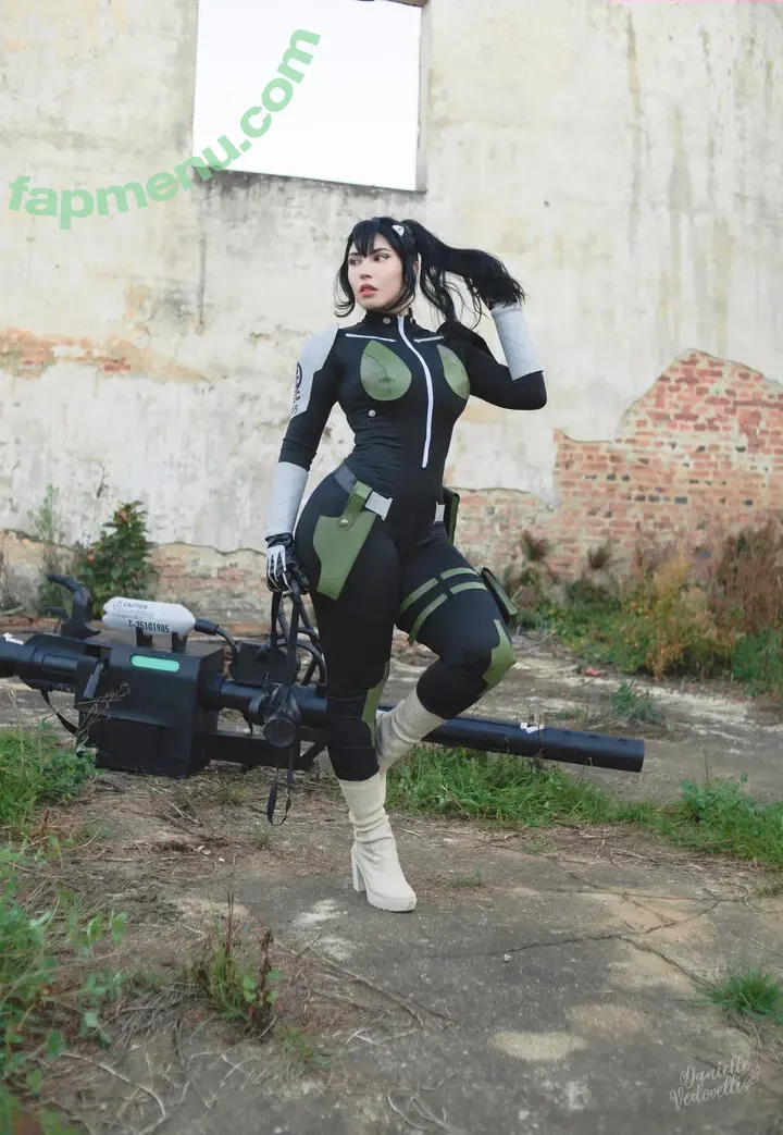 Danielle Vedovelli nude photo #1053 (Danievedo)