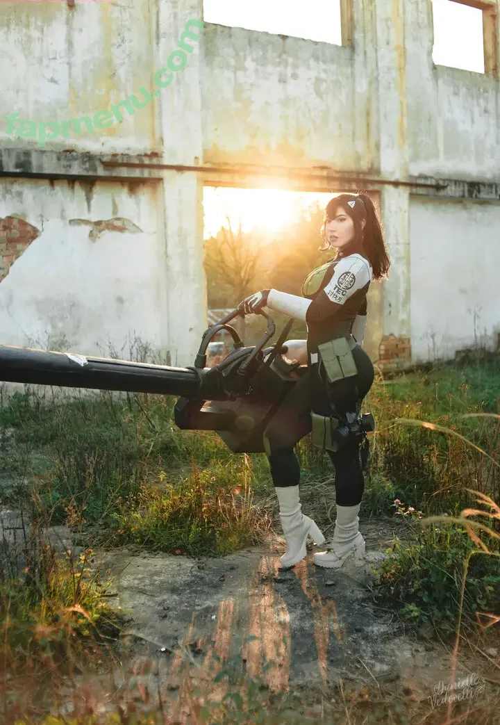 Danielle Vedovelli nude photo #1058 (Danievedo)