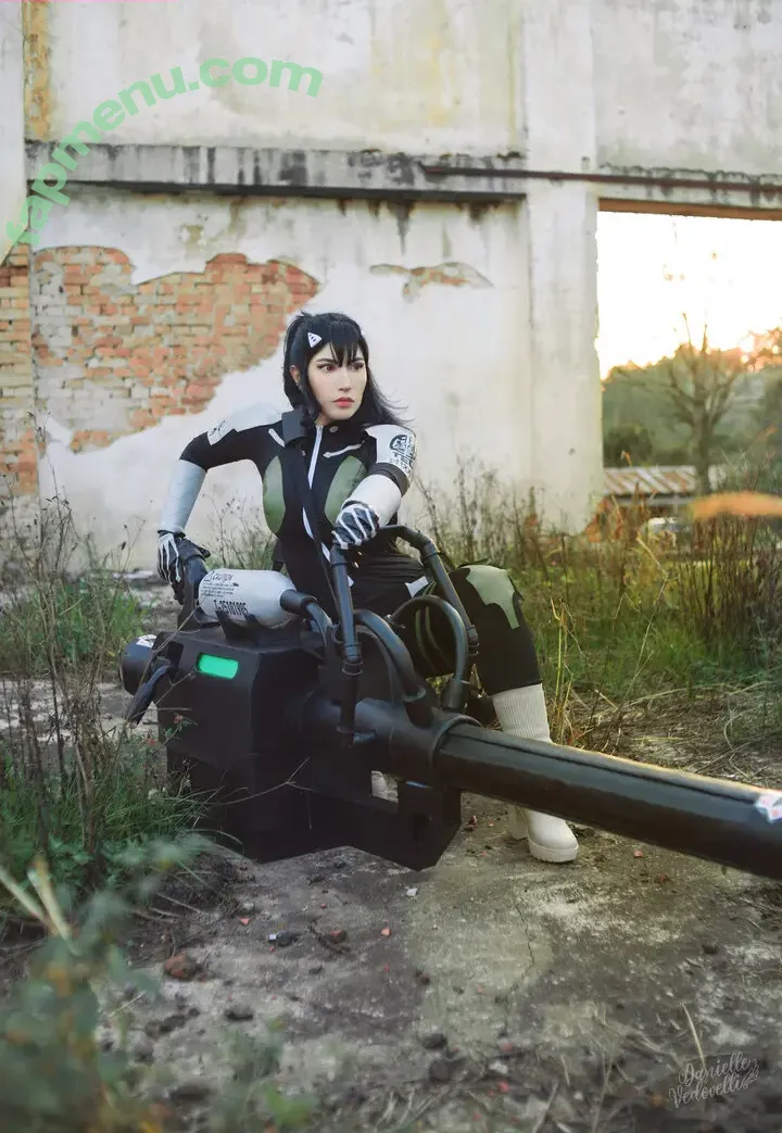 Danielle Vedovelli nude photo #1063 (Danievedo)