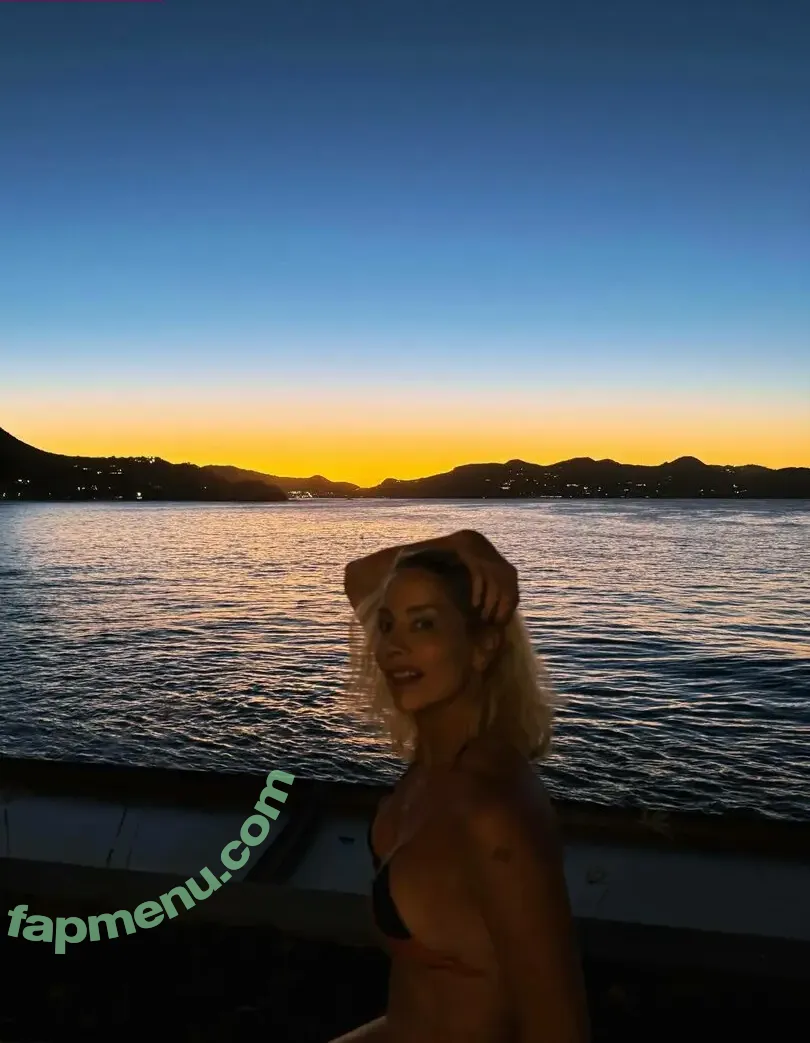 Danielle Winits nude photo #0149 (lawinits)