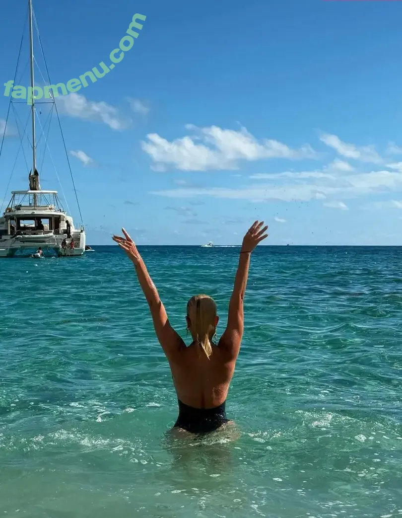 Danielle Winits nude photo #0152 (lawinits)