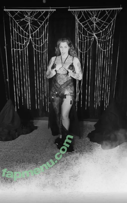 daniellecolby nude photo #0116 (daniellecolbyamericanpicker)