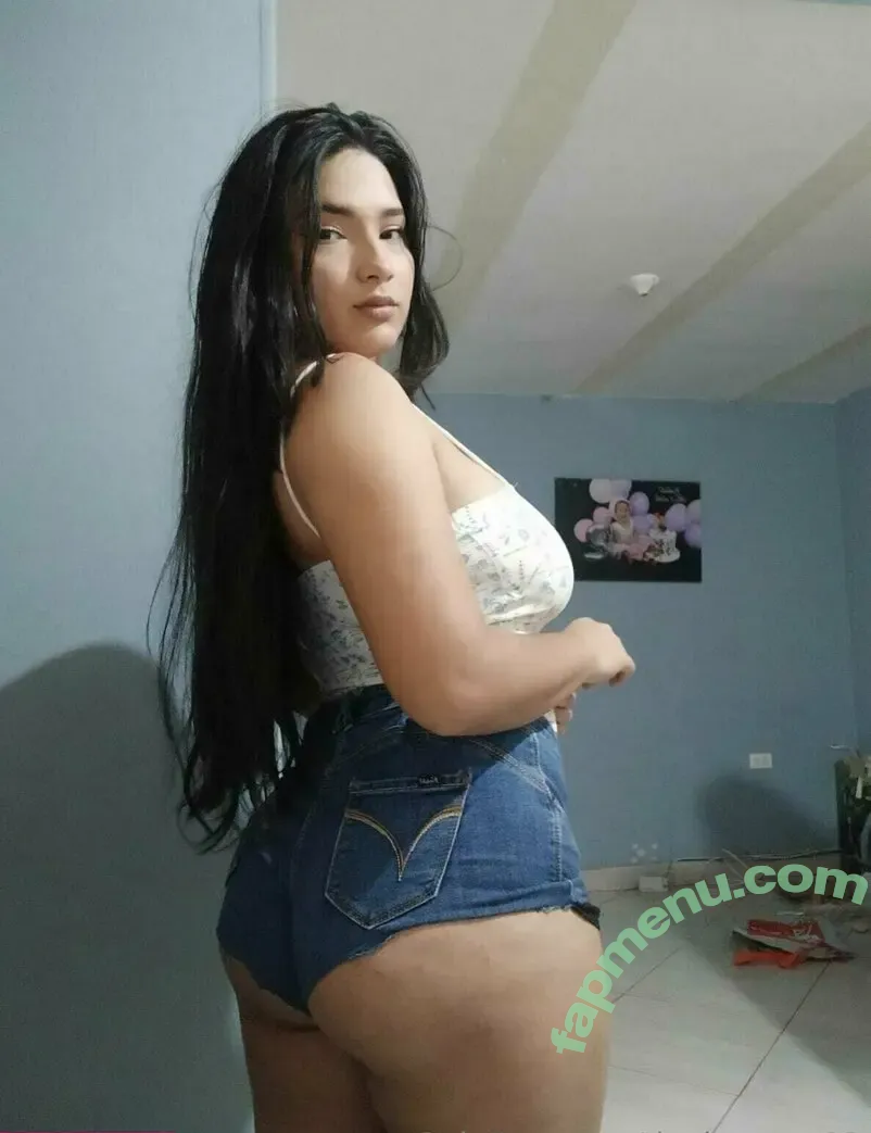 daniesence23 nude photo #0011 (daniellemarie23)