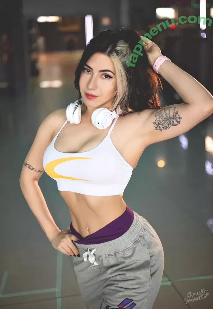 Danievedo nude photo #1295 (Danielle Vedovelli)