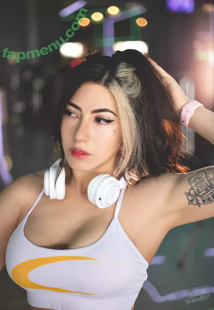 Danievedo nude photo #1296 (Danielle Vedovelli)