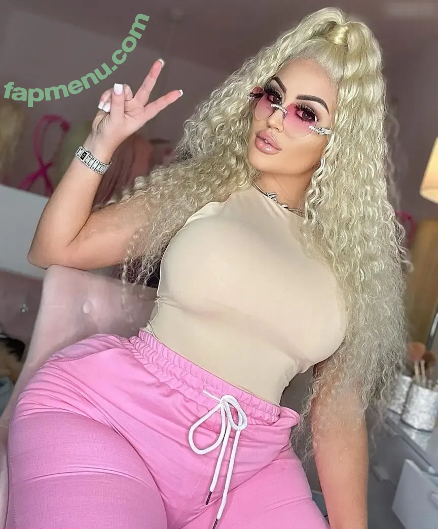 Danii Banks nude photo #0009 (danii.banks / daniibanks / daniibanks_)