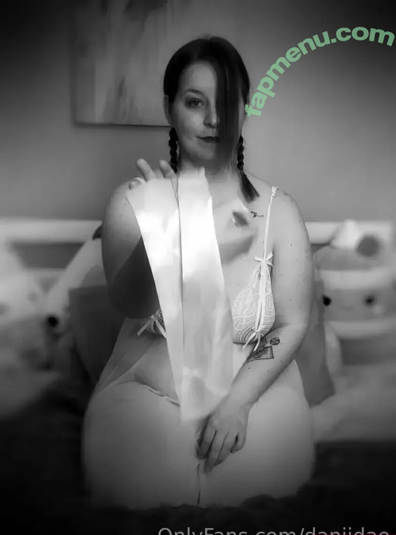 daniidae nude photo #0022 (daniidae)