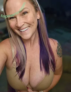 danikajones420 / danikaj92 nude photo #0045