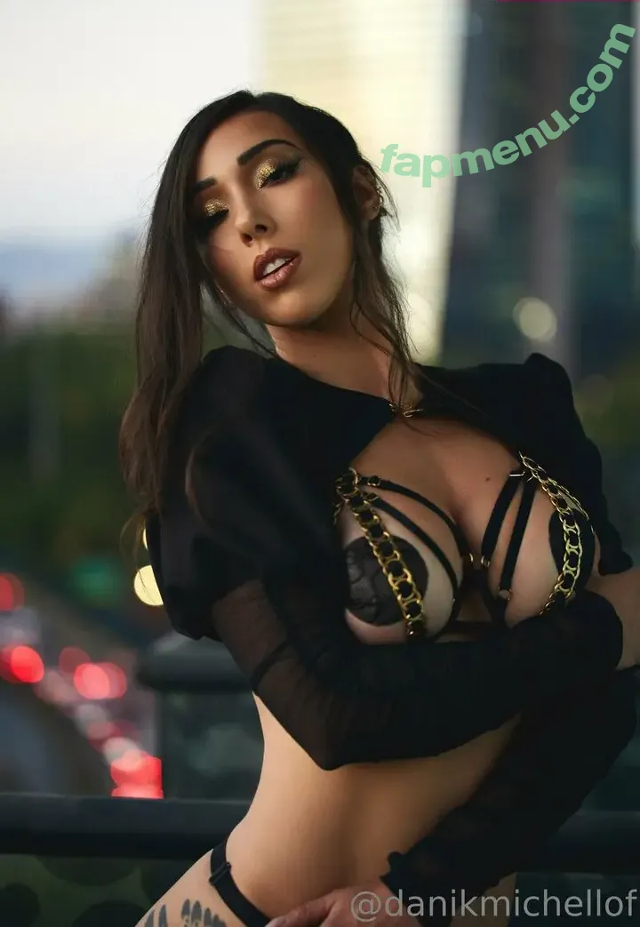 danikmichellof nude photo #0046 (danikmichell)