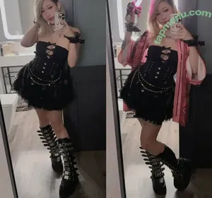 Danisaurz nude photo #0684