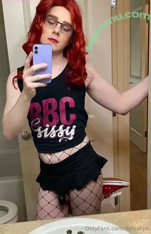 daniskye / daniskyecosplay nude photo #0016