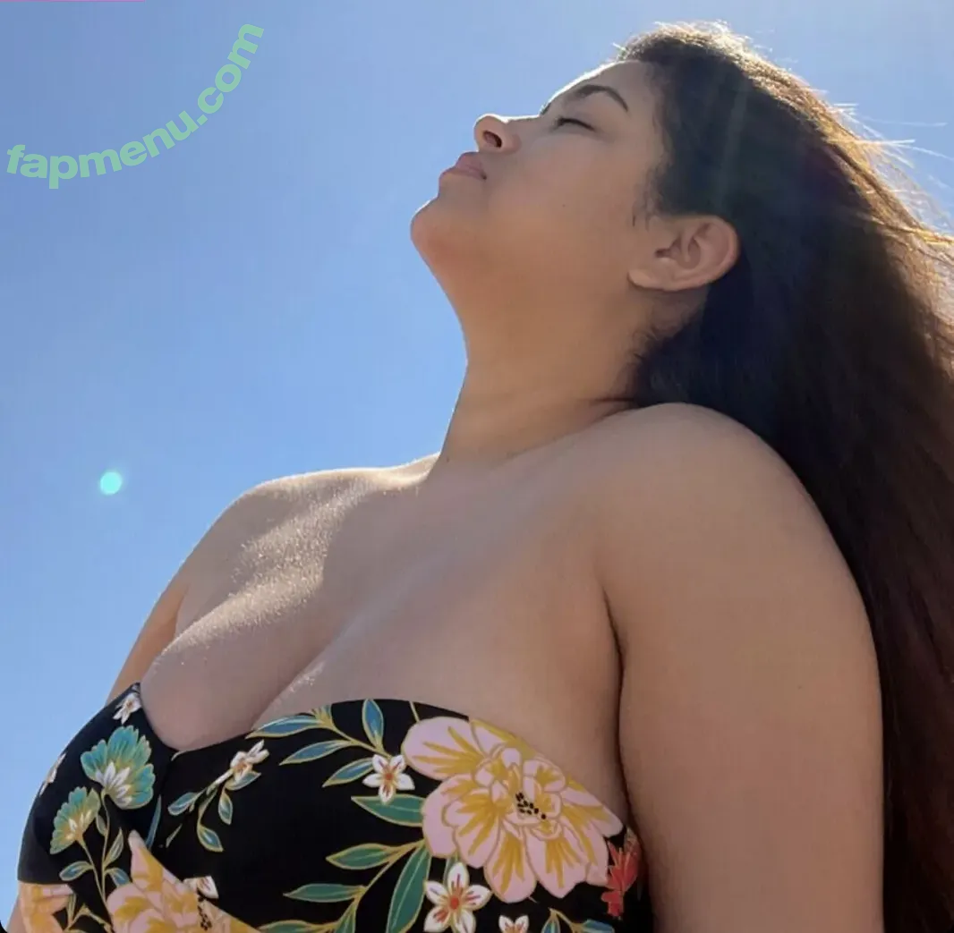 Danitzie Chavez nude photo #0006 (Emilie Dominguez Chavez / Emirocks1111 / daniellachavez / danitzie)