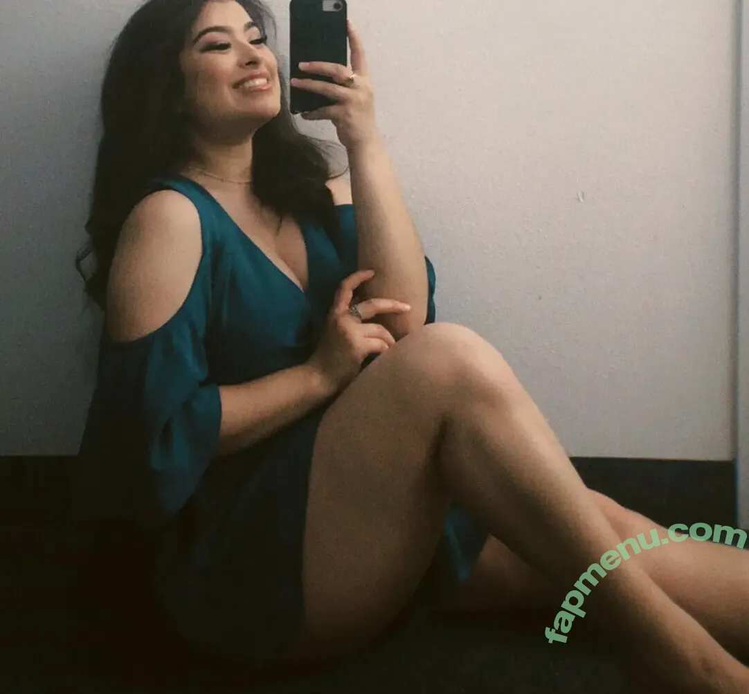 Danitzie Chavez nude photo #0008 (Emilie Dominguez Chavez / Emirocks1111 / daniellachavez / danitzie)