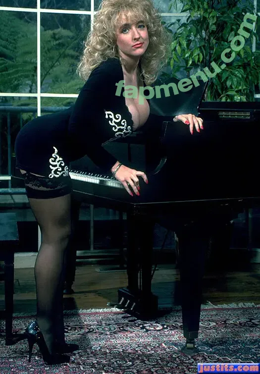 Danni Ashe nude photo #0718 (danielle_ashe)