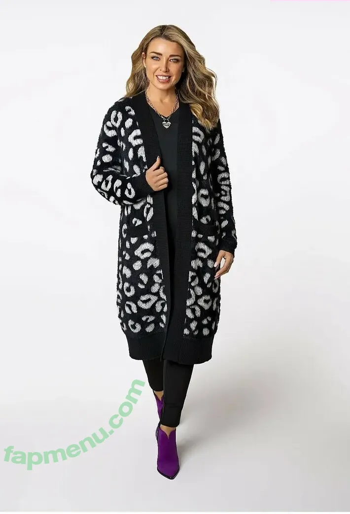 Danni Minogue nude photo #7358 (danniiminogue)