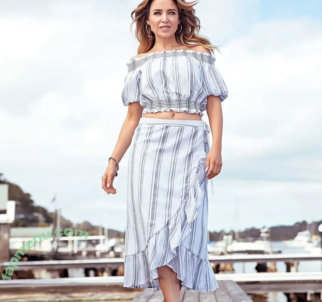 Danni Minogue nude photo #7372 (danniiminogue)