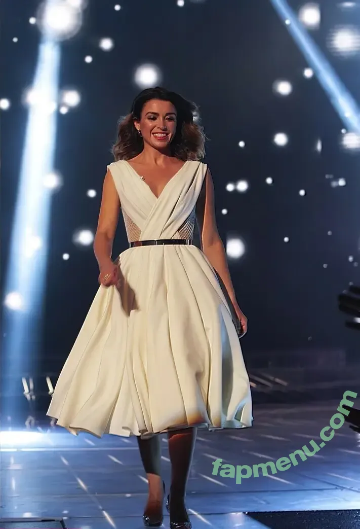 Danni Minogue nude photo #7403 (danniiminogue)