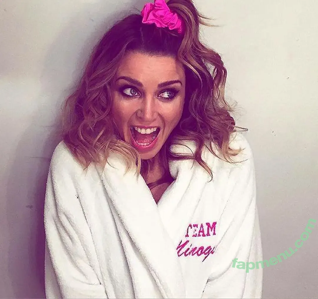 Danni Minogue nude photo #7409 (danniiminogue)