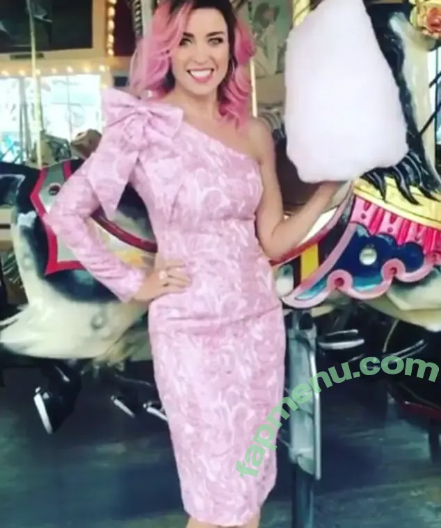 Danni Minogue nude photo #7458 (danniiminogue)