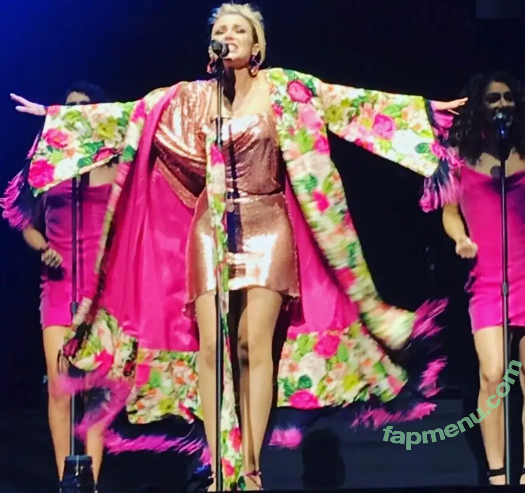 Danni Minogue nude photo #7471 (danniiminogue)