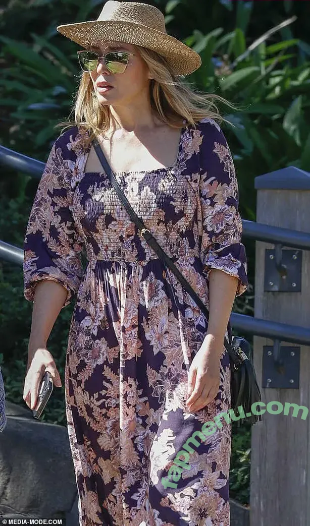 Danni Minogue nude photo #7480 (danniiminogue)