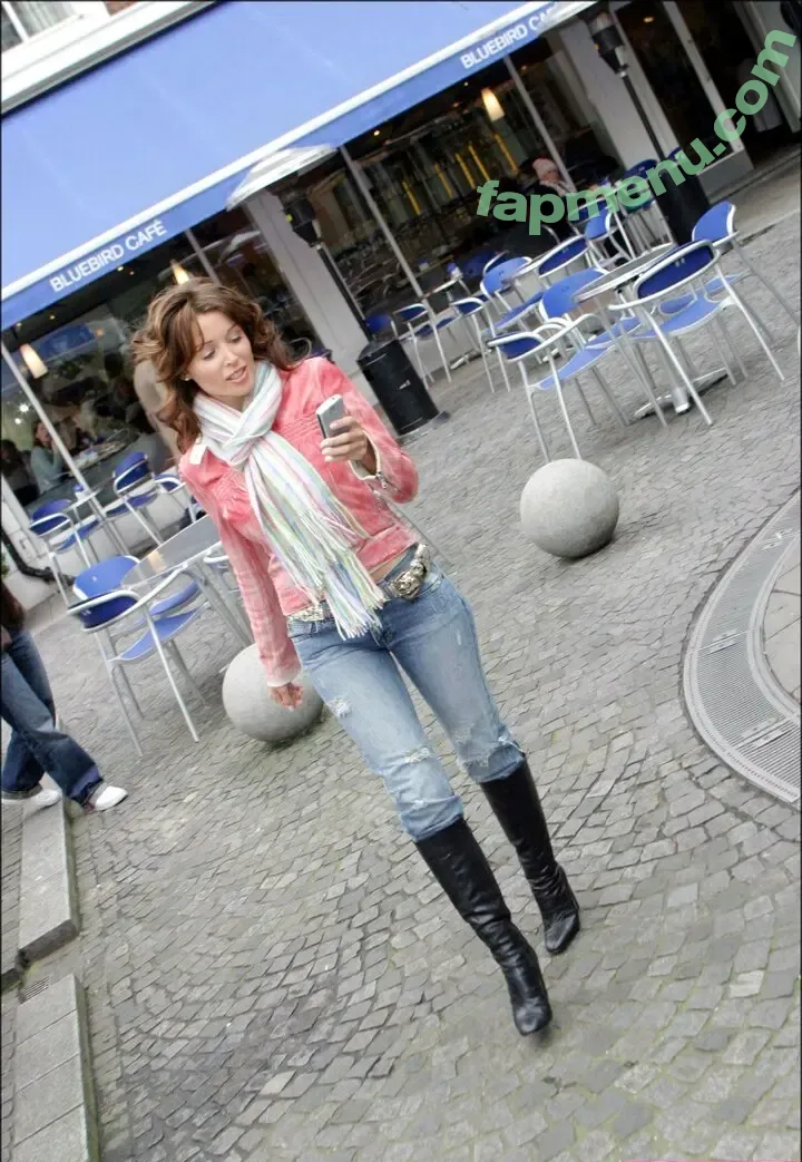 Danni Minogue nude photo #7493 (danniiminogue)