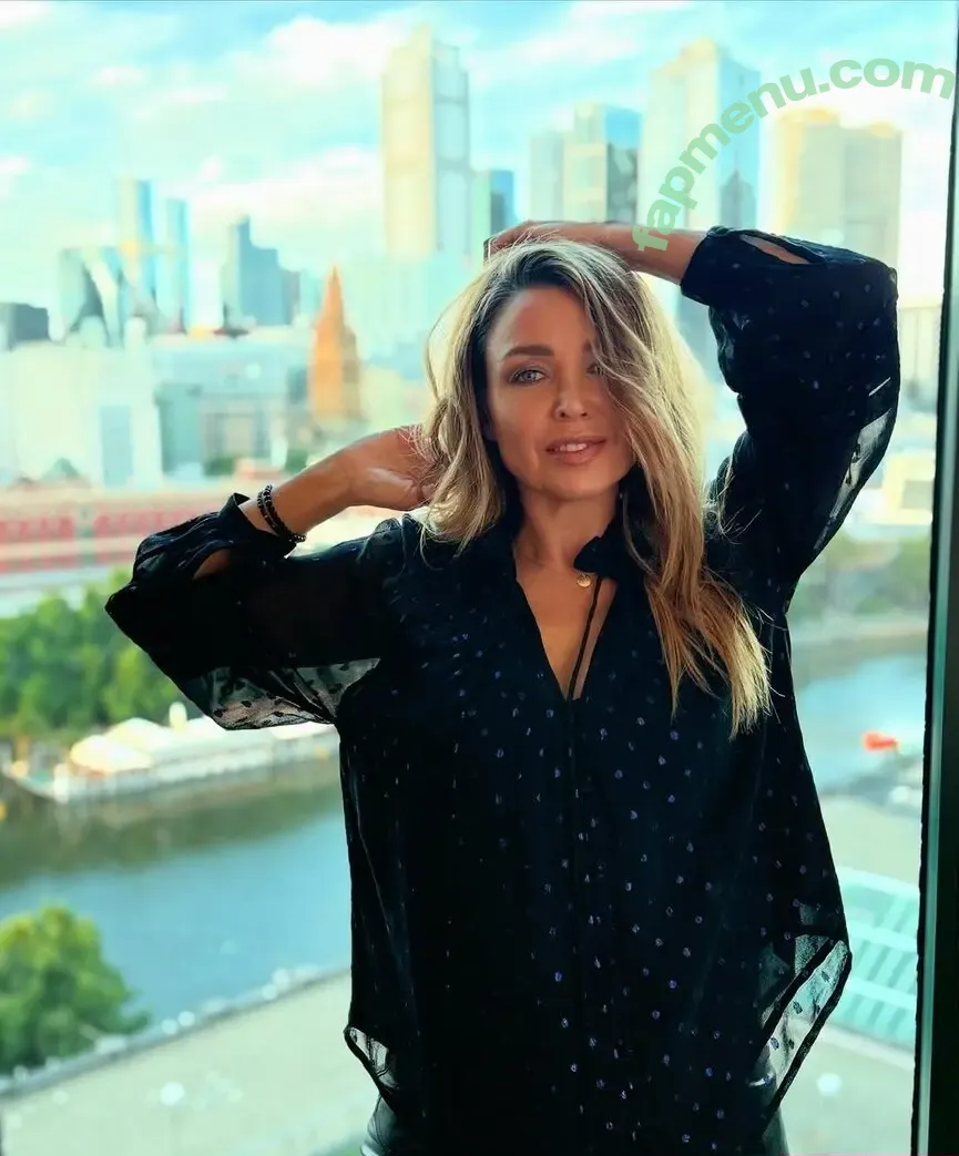 Danni Minogue nude photo #7503 (danniiminogue)