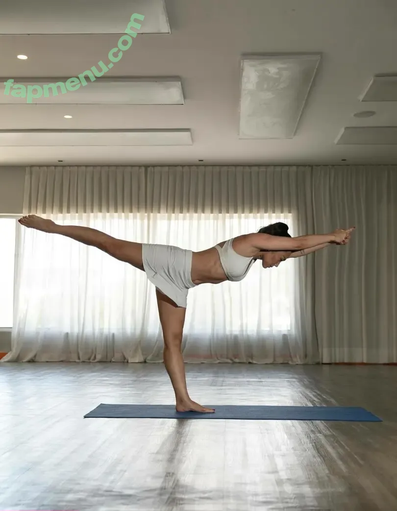 Danni Suzuki nude photo #0161 (danisuzuki)