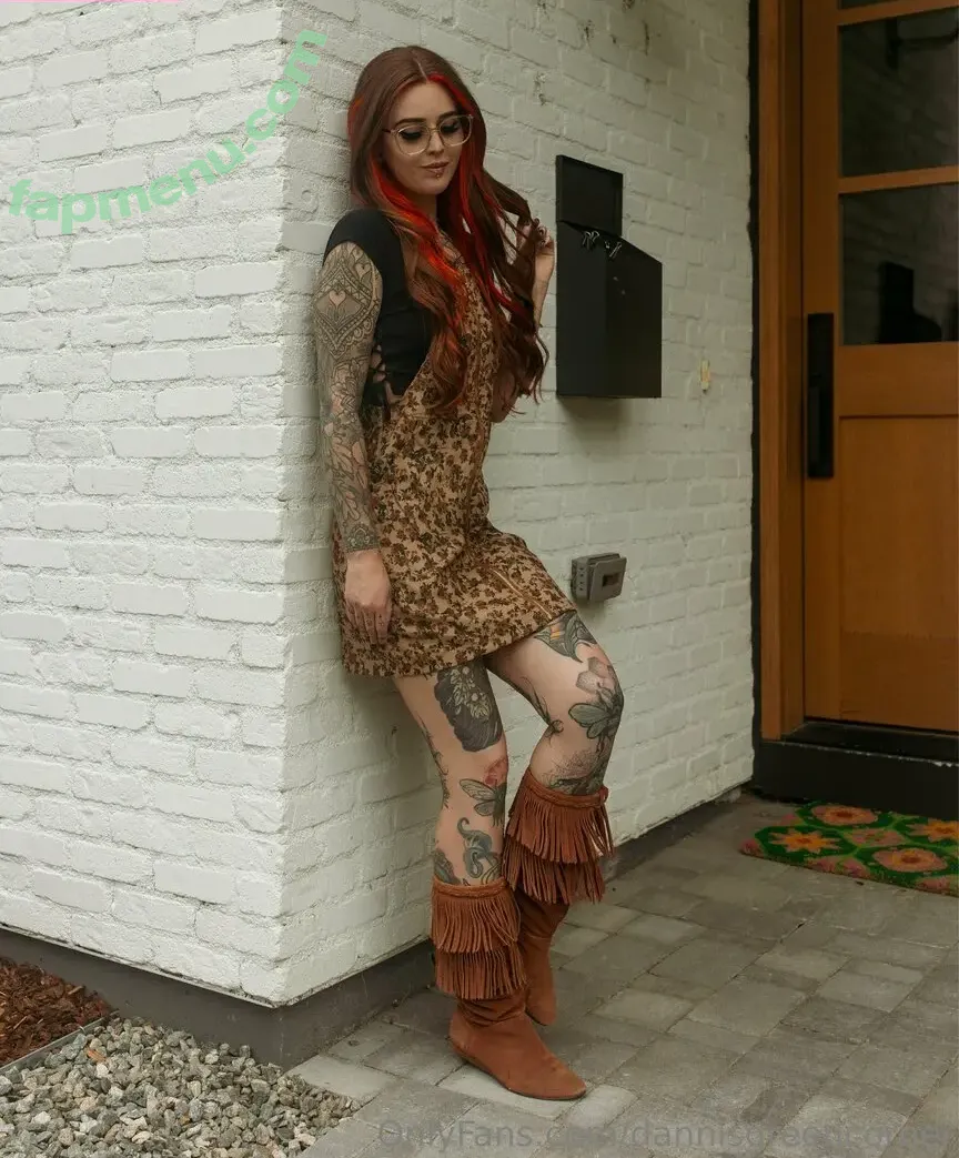 dannisgreencorner nude photo #0030 (therealdennisgreen)