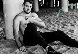 dante_colle / hippiegq_ nude photo #0243