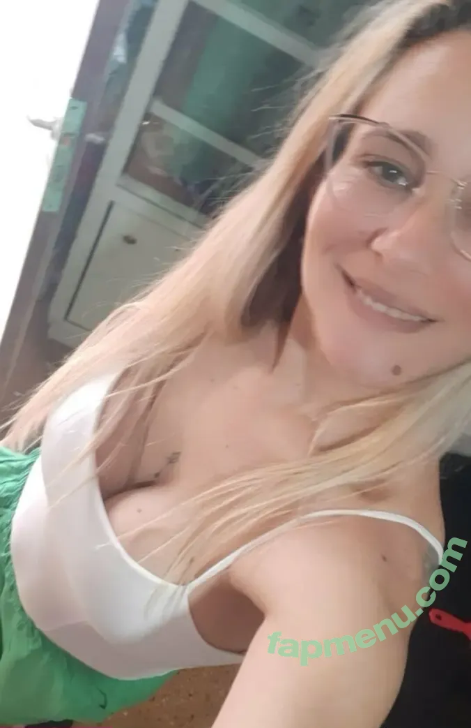 danuyaaa nude photo #0015 (danu__adikari)