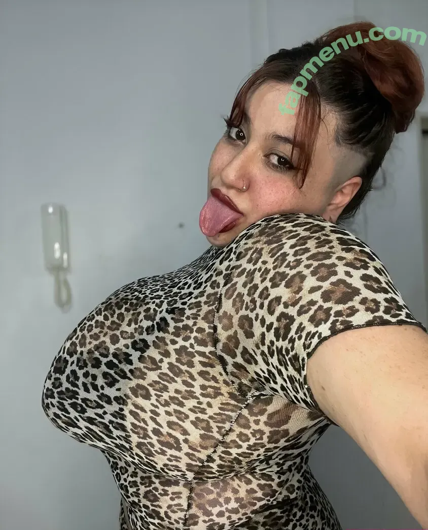 daphbustygoddess nude photo #0004 (thedopegoddess)