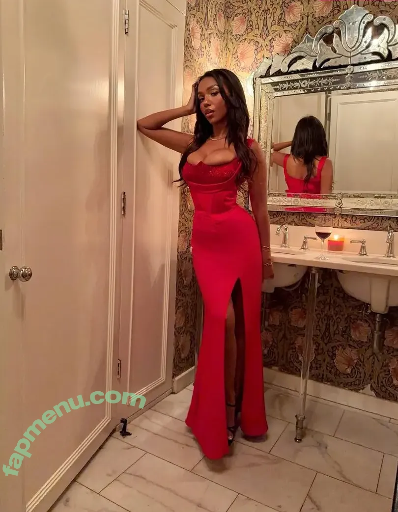 Daphne Blunt nude photo #0225 (daphneblunt)