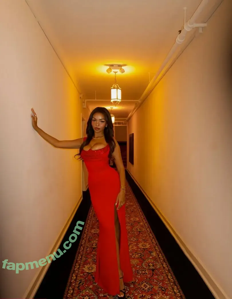 Daphne Blunt nude photo #0227 (daphneblunt)