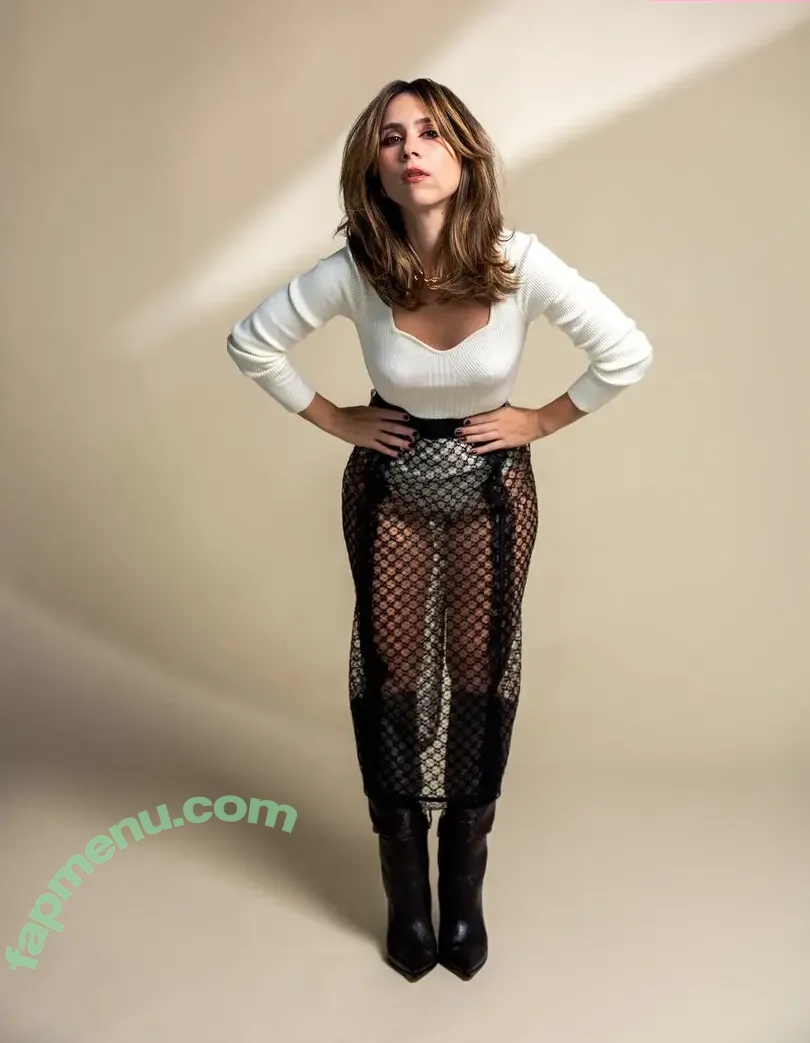 Daphne Bozaski nude photo #0031 (daphnebozaski)