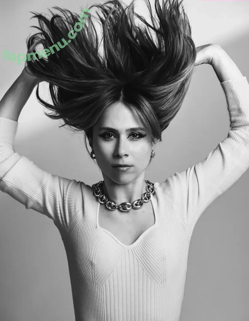 Daphne Bozaski nude photo #0032 (daphnebozaski)