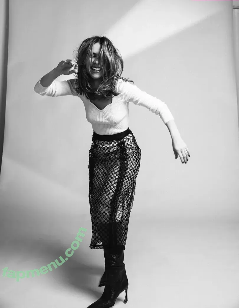 Daphne Bozaski nude photo #0035 (daphnebozaski)