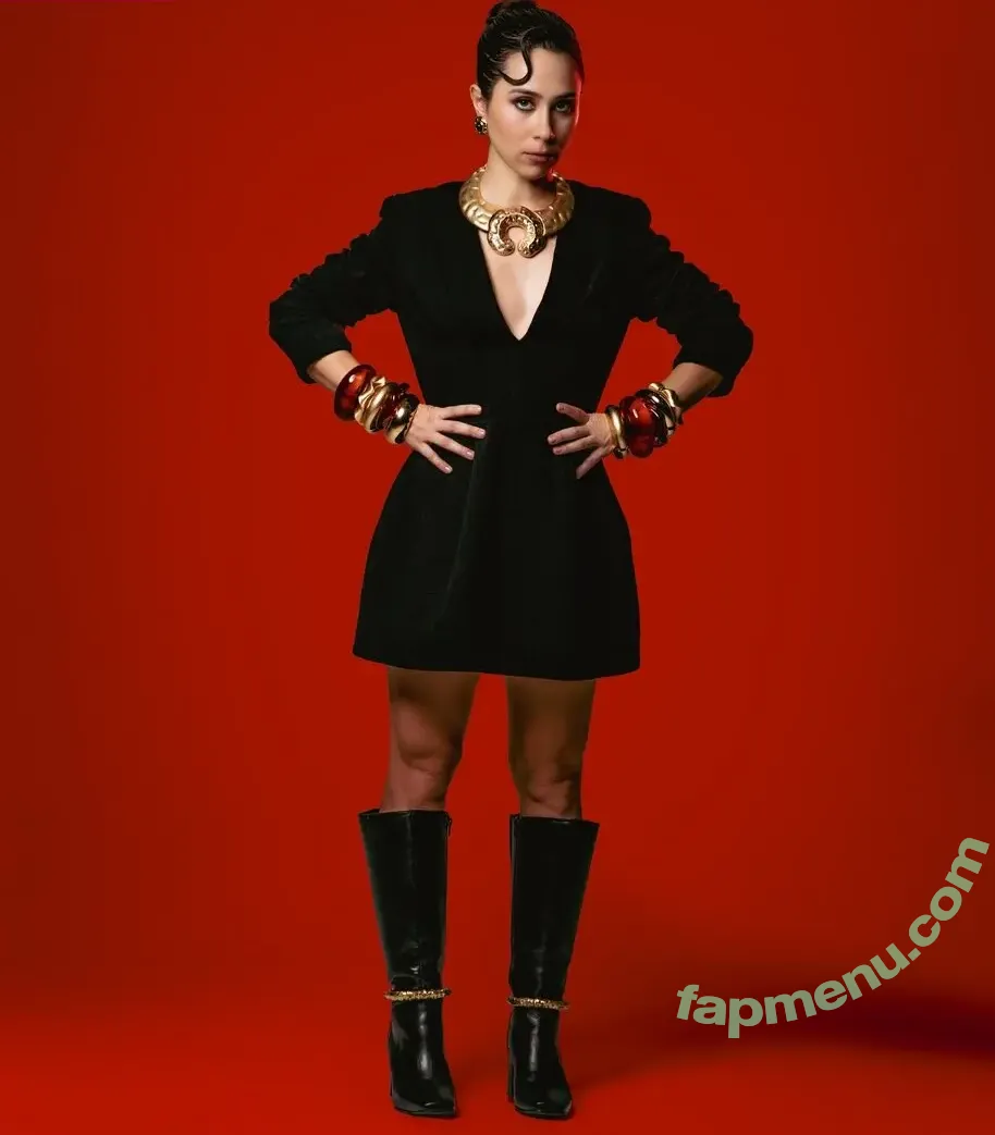 Daphne Bozaski nude photo #0050 (daphnebozaski)