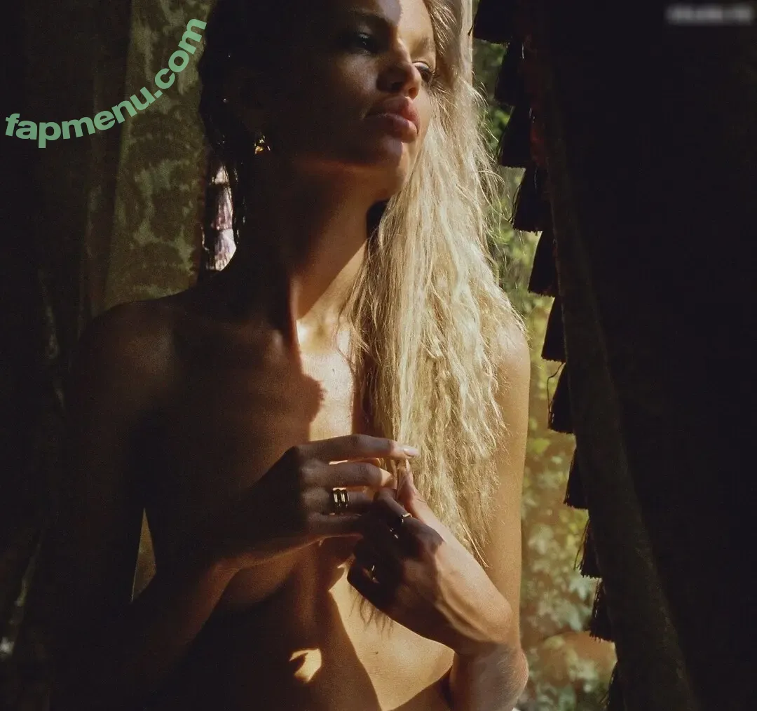 Daphne Groeneveld nude photo #0072 (daphnegroeneveld)