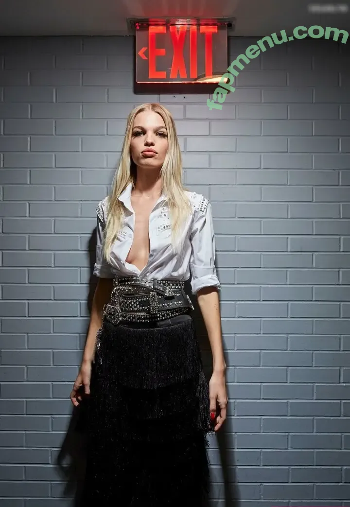Daphne Groeneveld nude photo #0135 (daphnegroeneveld)