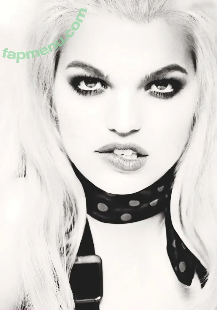 Daphne Groeneveld nude photo #0232 (daphnegroeneveld)