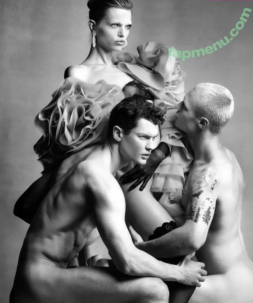 Daphne Groeneveld nude photo #0391 (daphnegroeneveld)